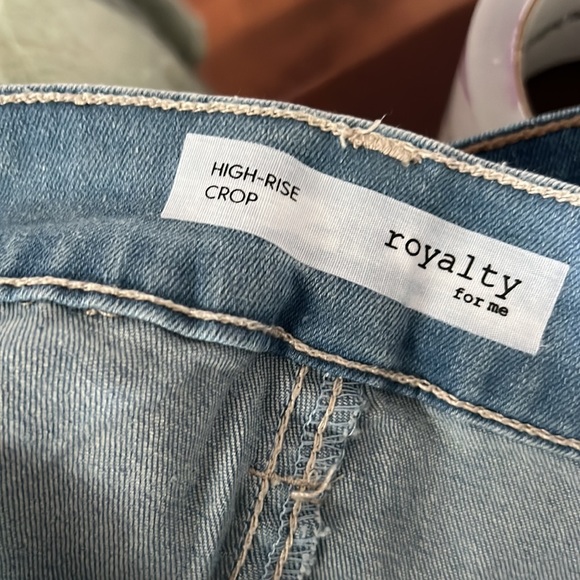 Royalty For Me High Rise Crop Rolled Cuff Distressed Denim Capris Womens Size 14 - Picture 7 of 8